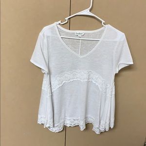 Short sleeve white top